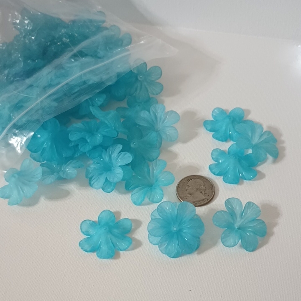 Acrylic Flower Beads - Aqua Blue Floral Embellishments - Picture 1 of 1